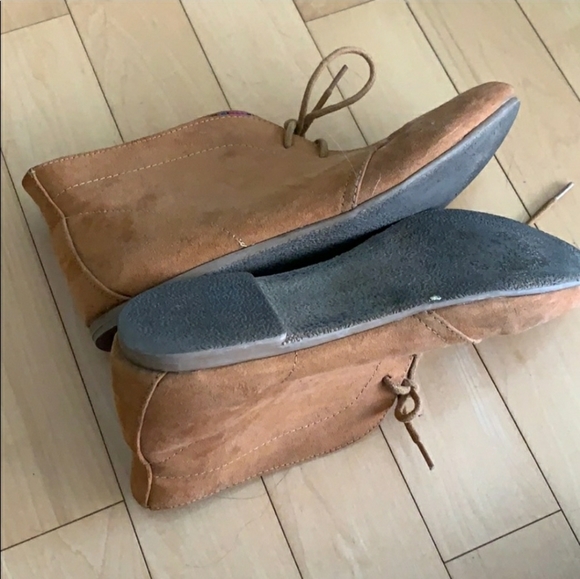 🌻4/30🌻Charlotte Russe tan booties - Picture 2 of 3